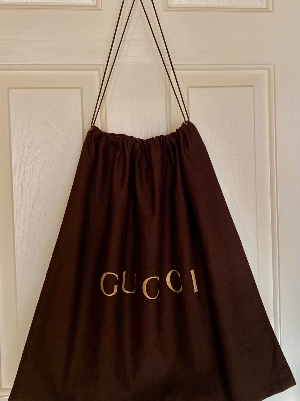 Gucci Black Patent Leather Shoulder Bag with Gold Chain Tassel - Picture 11 of 12